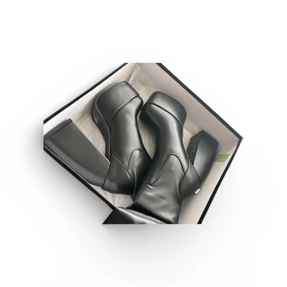 AKIRA Black Platform Boots - Picture 1 of 9